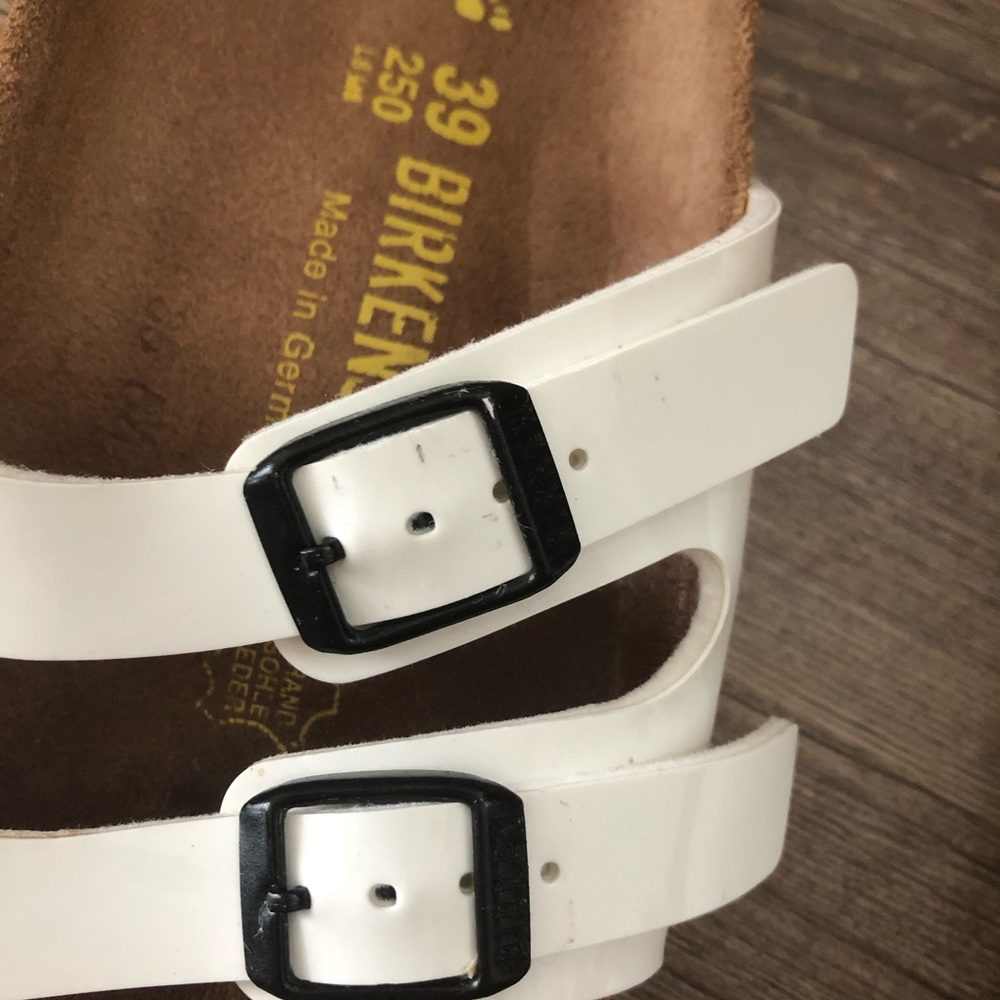 SOLD. - Picture 4 of 5